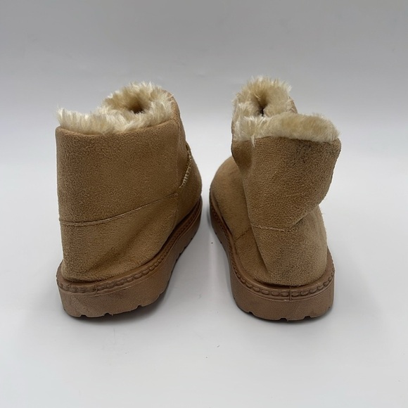 China Buttons City Toddler Girls Boots Tan Faux Fur Lined Boots Size 29 - Picture 3 of 8